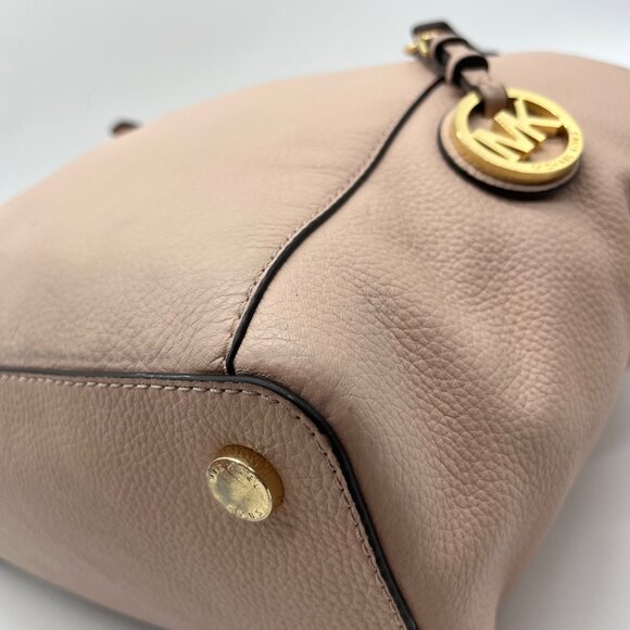 Michael Kors Light Pink Pebbled Leather Jet Set Tote & Wristlet - Picture 7 of 12